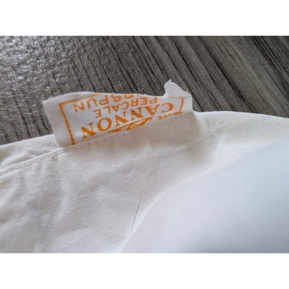 Vintage Cannon Percale Pillowcases With Crochet Lace Trim White & Blue - Picture 4 of 7